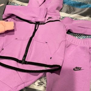3 baby Nike sweat suits